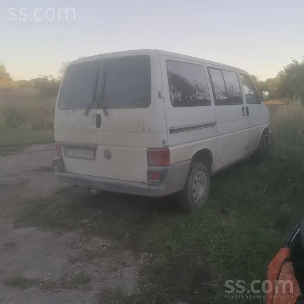 Volkswagen Transporter - 1