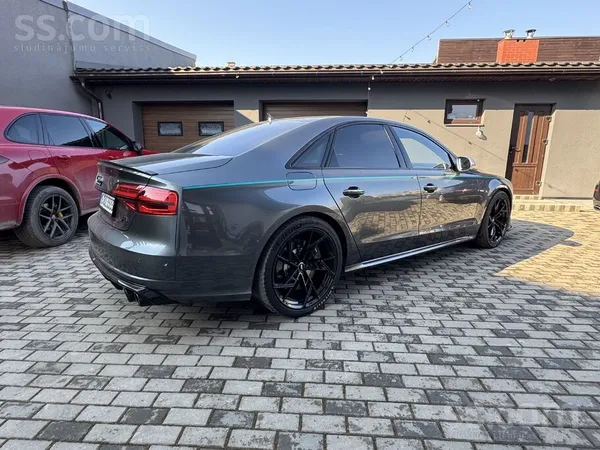 Audi Feislifta modelis S8 ar Abt izpludi , uzlikti donp