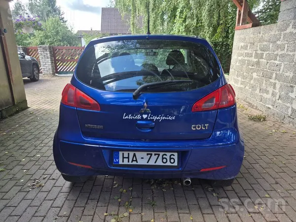 Mitsubishi Colt - 1