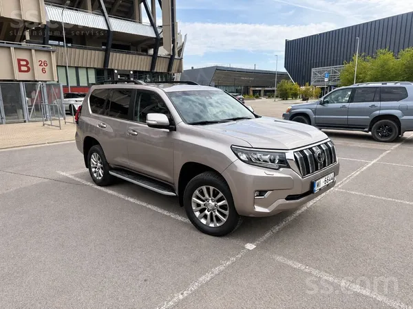 Toyota Land Cruiser - 1