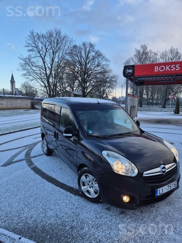 Sakarā ar auto parka maiņu uzņēmums pārdod labi uzturētu kabluku. 
Zobsiksn