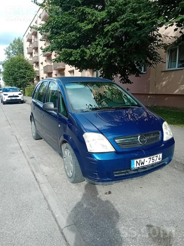 Opel Mašīna darba kārtībā.