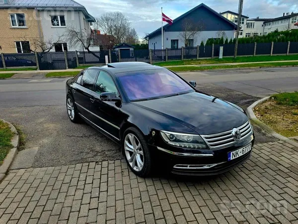 Volkswagen Phaeton - 1