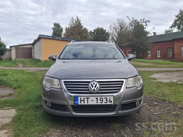 Automašīna tehniski labā stāvoklī, tīko samainīts pilns jauns komplekts sajū