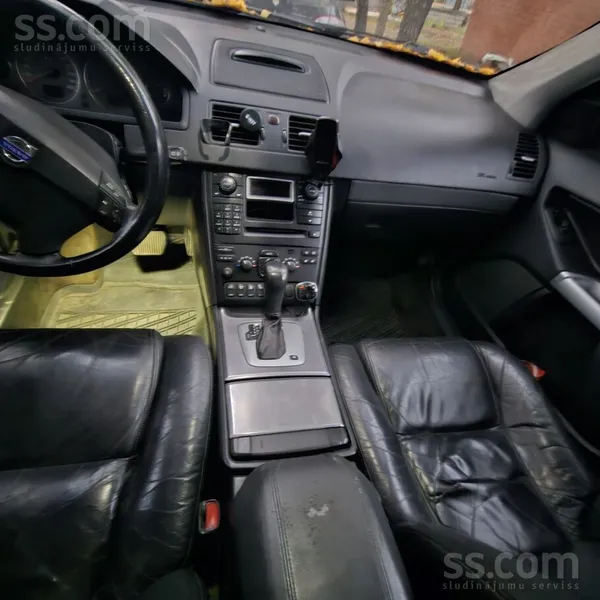 Volvo XC 90 - 1
