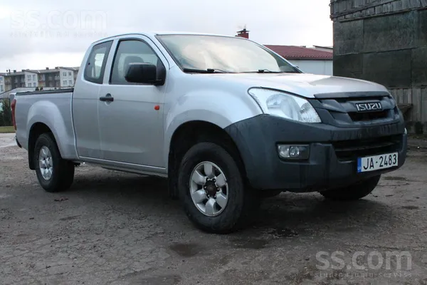 Isuzu Auto vinjeti nav jāpērk, jo pilņa masa ir 3000 kg.