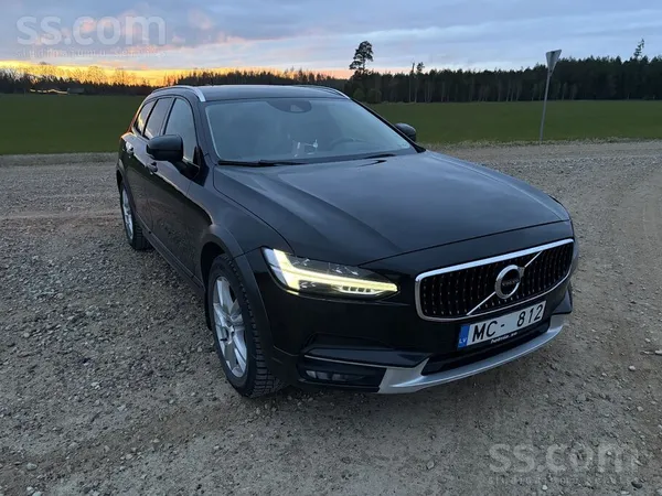 Volvo V90 2018, 2.0D dīzelis, Automāts, Universāls, Melns — Latvijā