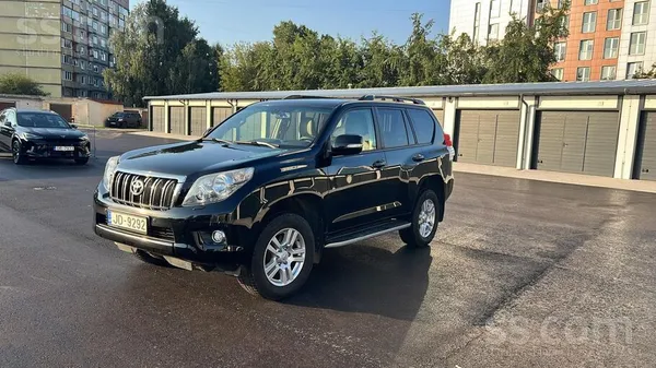 Toyota Land Cruiser - 1