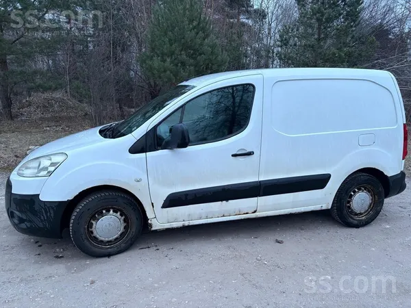 Pārdošanā labs auto. 
Peugeot Partner 1.6 dīzelis 66 kW(kravas furgons)
Or