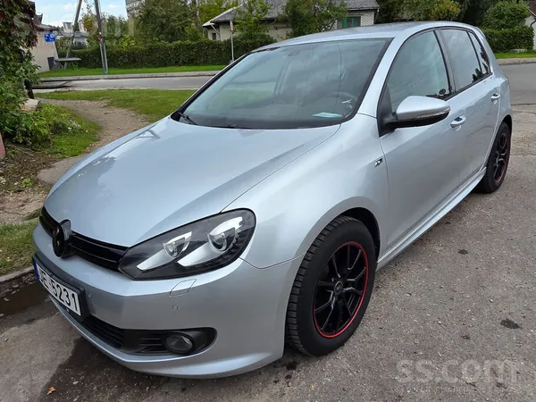 Volkswagen Pārdodu 2013. gada Volkswagen Golf 6 R-Line. Auto 