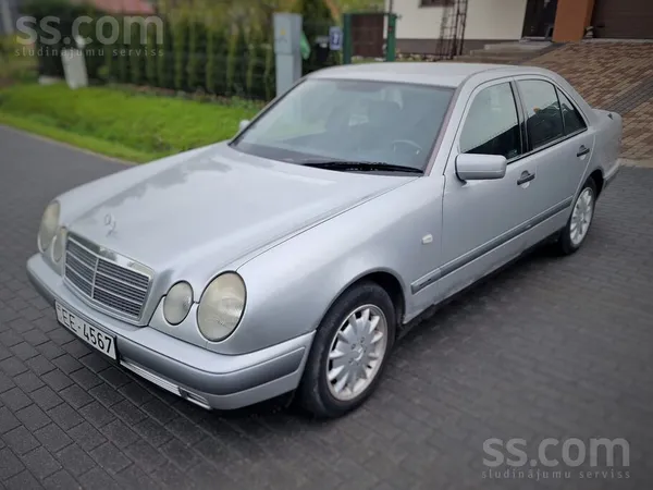 Mercedes Pārdodu Mercedes-Benz E280 W210, 1996. gads. 