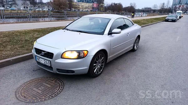 Vasara vēl pilnbriedā, izbaudi to ar kabrioletu. Tirgoju Volvo C70. Pa nullē