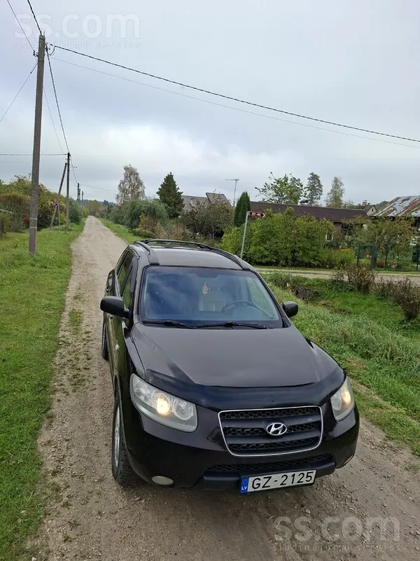 Tiek tirgots uzticams un ļoti komfortabls ģimenes apvidus auto Hyundai Santa