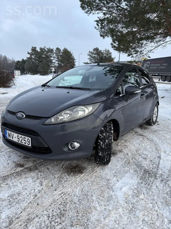 Uz tirgu dodās mazs jaudīgs auto.
Ford Fiesta 1, 6 dīzelis ar ecotech dzin