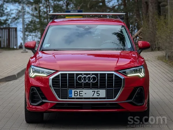 Audi Audi Q3 S line 2.0 Tdi 150 ZS S tronic. 