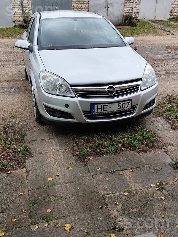 Pārdod Opel Astra H ar defektiem(defekti redzami pievienotajā TA Bildēs), Ta
