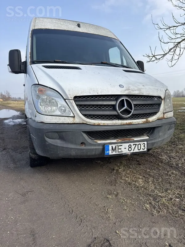 Mercedes Длина кузова 4, 3 М . Нормальное состояние. Хороши