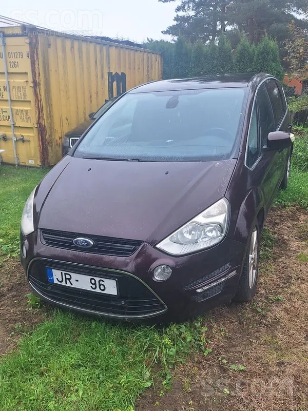 Pārdot Ford S-Max, Kārbas defekts, Pārējais viss labā stāvoklī.