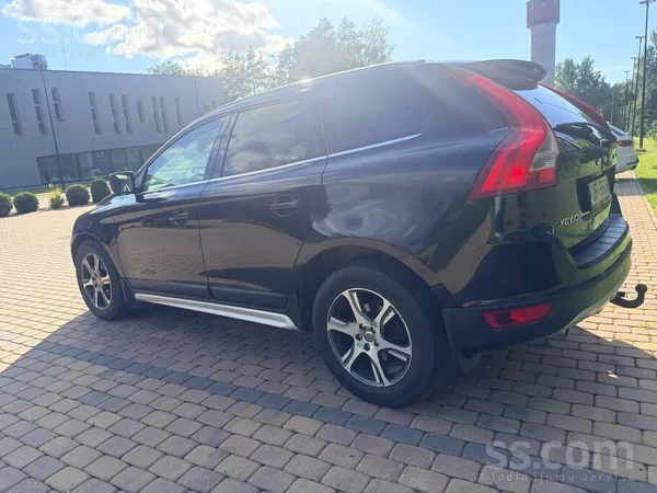 Volvo Xc60 Summum, 2013. gads, D4 2.4D piecu cilindru dīzeļdzinējs, 120 kW/1