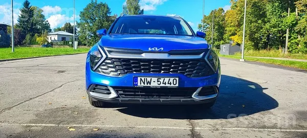 Pārdod auto perfektā stāvoklī ar minimālu nobraukumu, pirkts Latvijā, servis