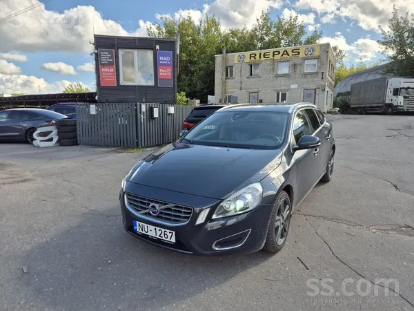 Volvo V60 2013, 2.4D — Latvijā