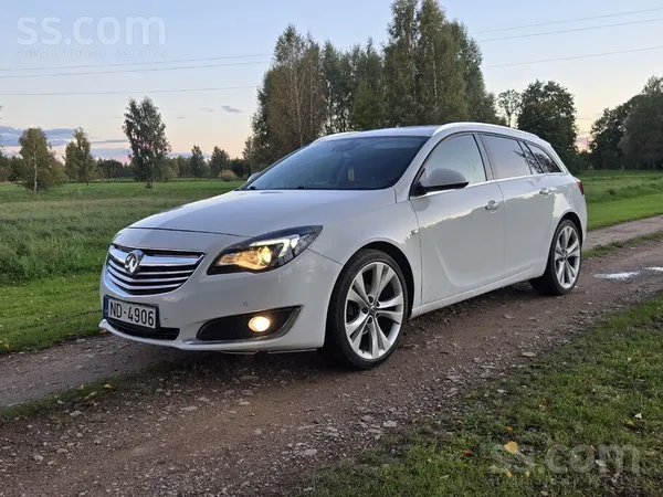 Pardod opel insignia 2.0ctdi ar automatisko ātrumkārbu. masina laba stavokli