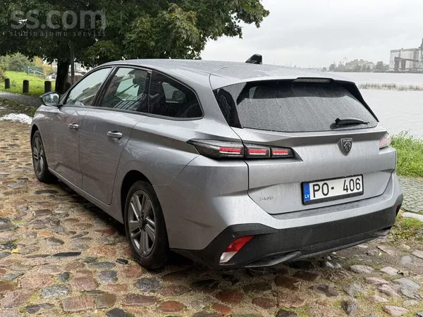 Pārdodu ekonomisku un komfortablu Peugeot 308 SW Allure Puretech 1.2 benzīns