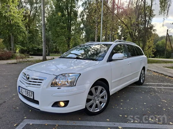 Pardodu Tayota Avensis 2008 gads 2.0d auto laba stavokli gan tehneski R17 di