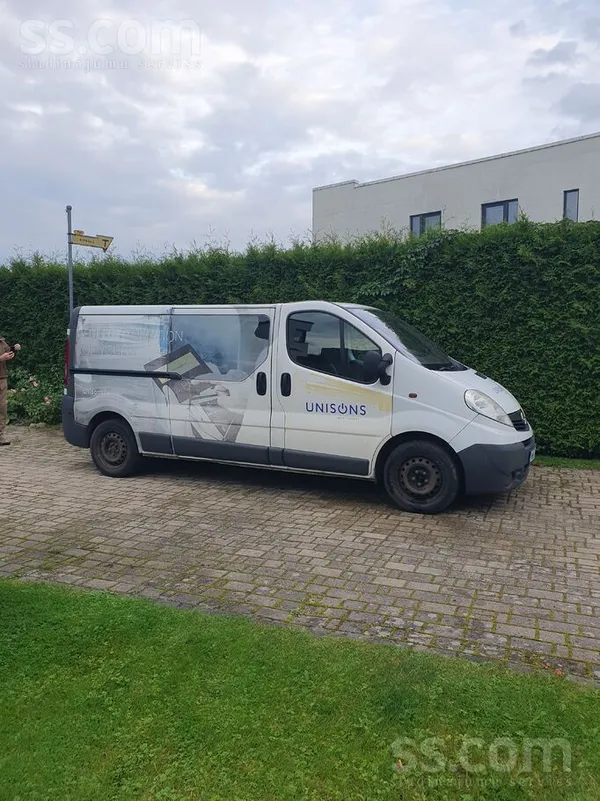 Opel Vivaro - 1