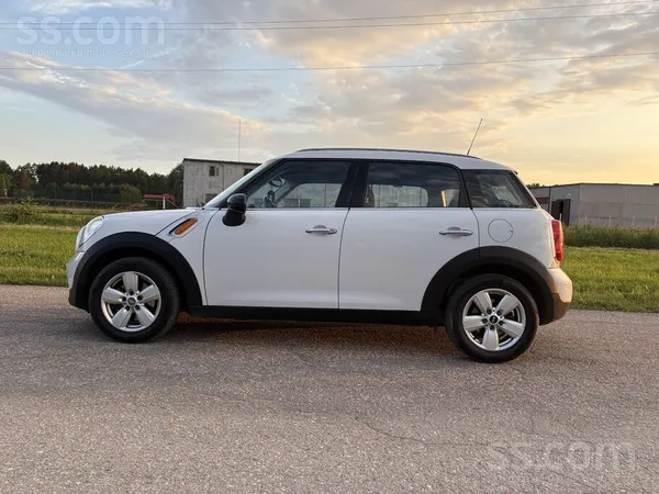Pārdod Mini Countryman One D labā tehniskā stāvoklī. Auto kopts un uzturēts,