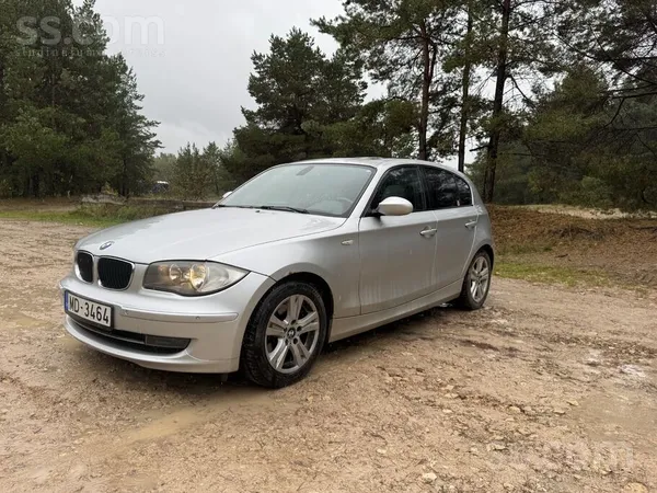 BMW 120 2007, 2.0D dīzelis, Automāts, Hečbeks, Pelēks — Latvijā