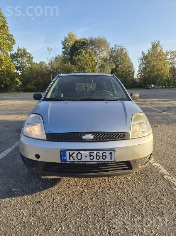 Pārdodu Ford Fiesta ar 1.3 benzīna dzinēju. Auto labā tehniskā stāvoklī, eko