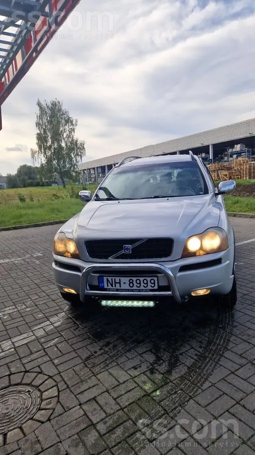 Volvo XC 90 - 1