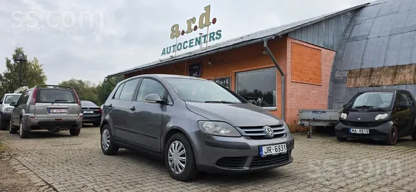 VW Golf Plus. Vienkāršs, ekonomisks un praktisks auto. Četri elektriski logu