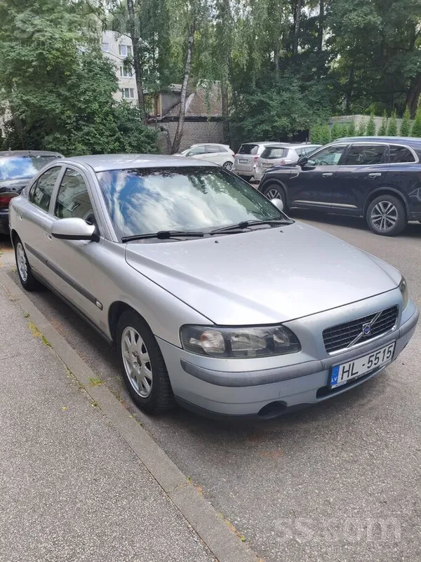 Volvo Pārdodu Volvo S60 ar D5 2, 4 dīzeļdzinēju. 
