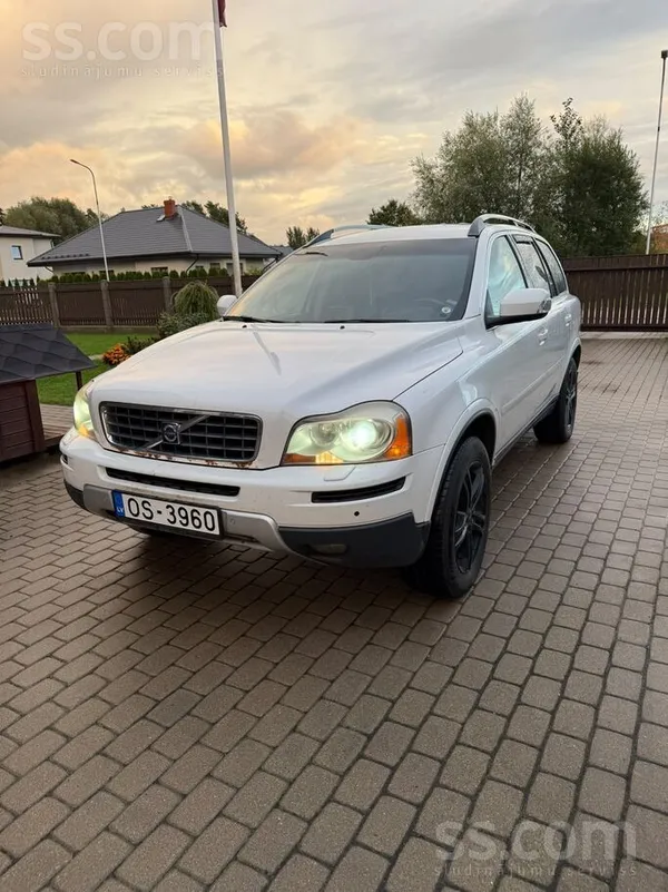 Pārdodu Volvo Xc90. Tehniski normālā stāvoklī, visas apkopes veiktas laicīgi