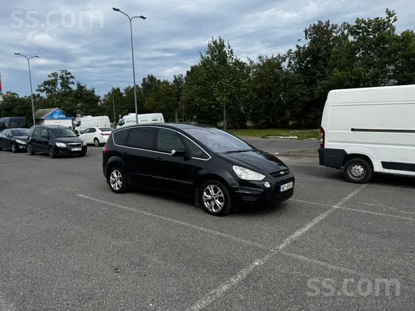 Ford Продаю авто в связи с покупкой нового. Новый техос