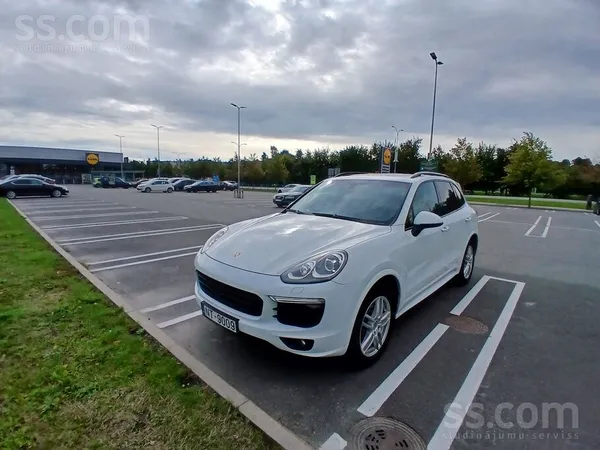 Porsche Cayenne - 1
