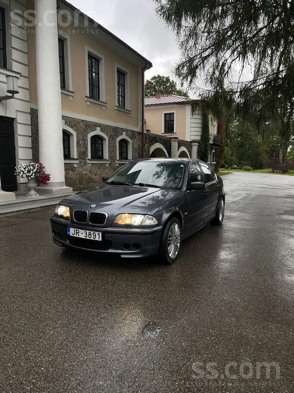 BMW 330 - 1