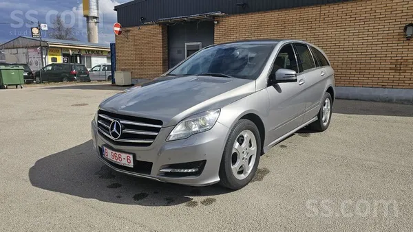 Mercedes-Benz R350 3.0 l dīzelis ar automātisko ātrumkārbu.
Komfortabls,