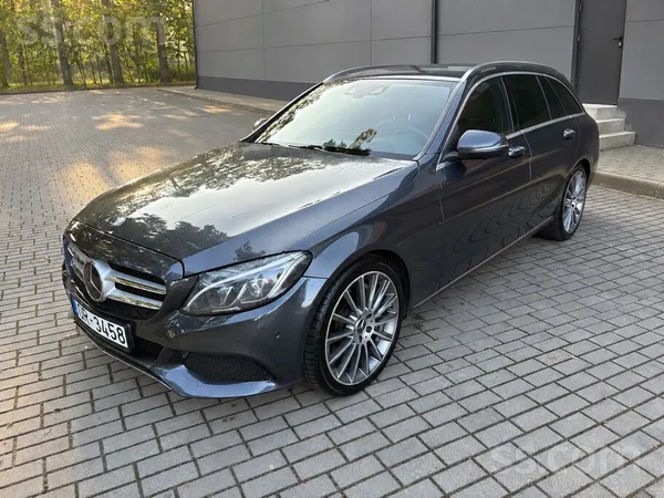 Mercedes-Benz C350e Plug-in Hybrid. 

Tikko atvests, reģistrēts Latvijā un
