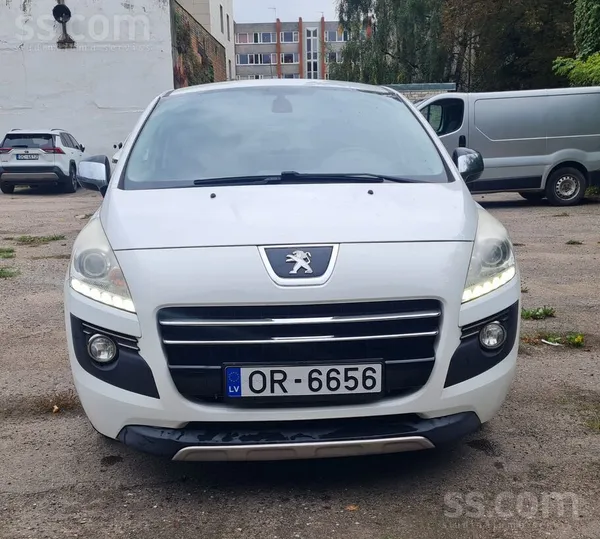 Peugeot Skaists auto tiko ievests no Francijas. Peugeot 30