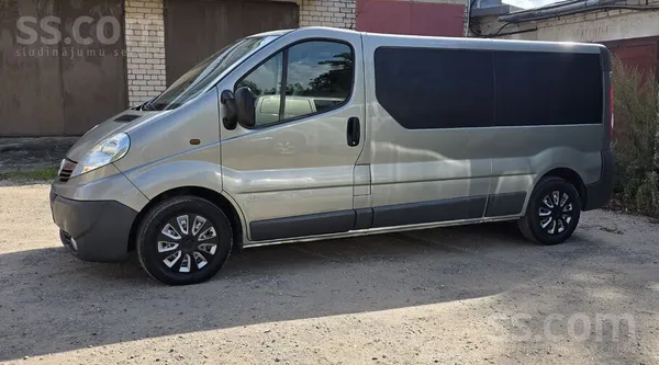 Opel Vivaro - 1