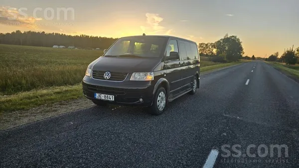 Tiek pārdots VW Multivan 2009.gada.
Līdzi dodu vasaras riepas uz lietajiem