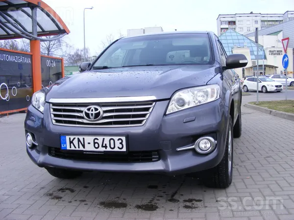 Toyota RAV 4 - 1