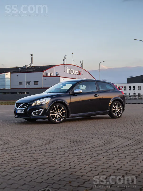 Volvo Pārdodu savu Volvo C30 T5.