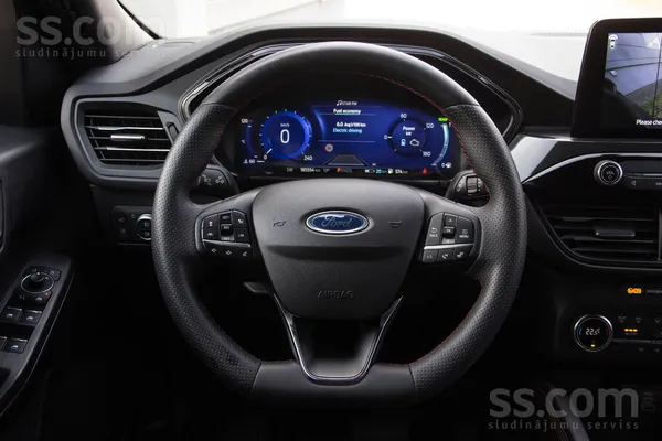 Ford Ford Kuga St-Line. Plug-In hibrīds, ar iespēju uzl