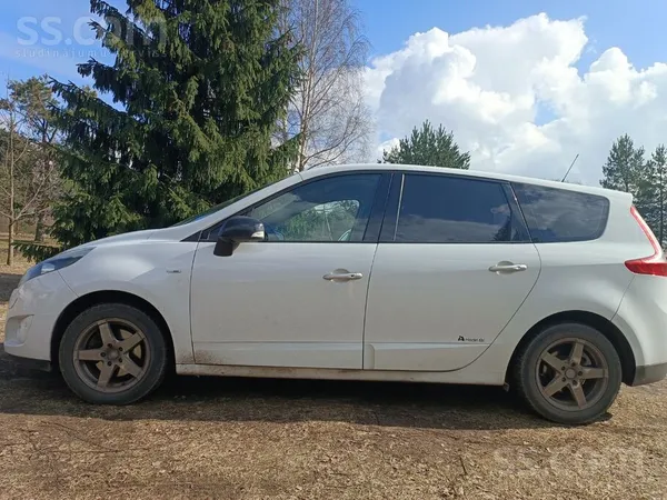 Renault Pārdod īpašnieks. Kopš tehniskās braukts minimāli.