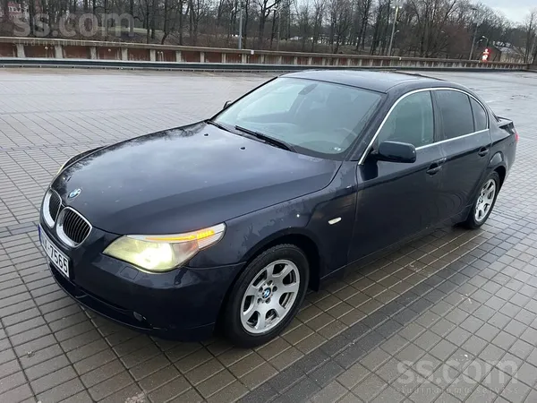 BMW 523