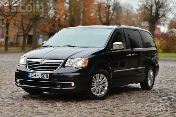 Lancia Voyager 2.8D 130 kW, Platinium komplektācija, 7 vietas, Stow’N’Go, na